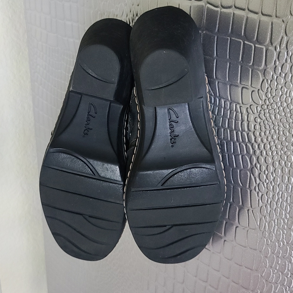 Clarks Bendables Booties/Clogs 8m - image 4